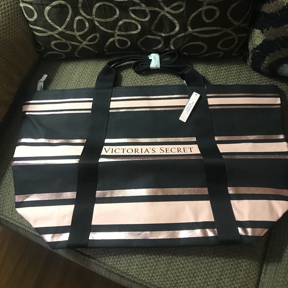 Victoria's Secret Handbags - NWT Victoria’s Secret Sparkle Tote